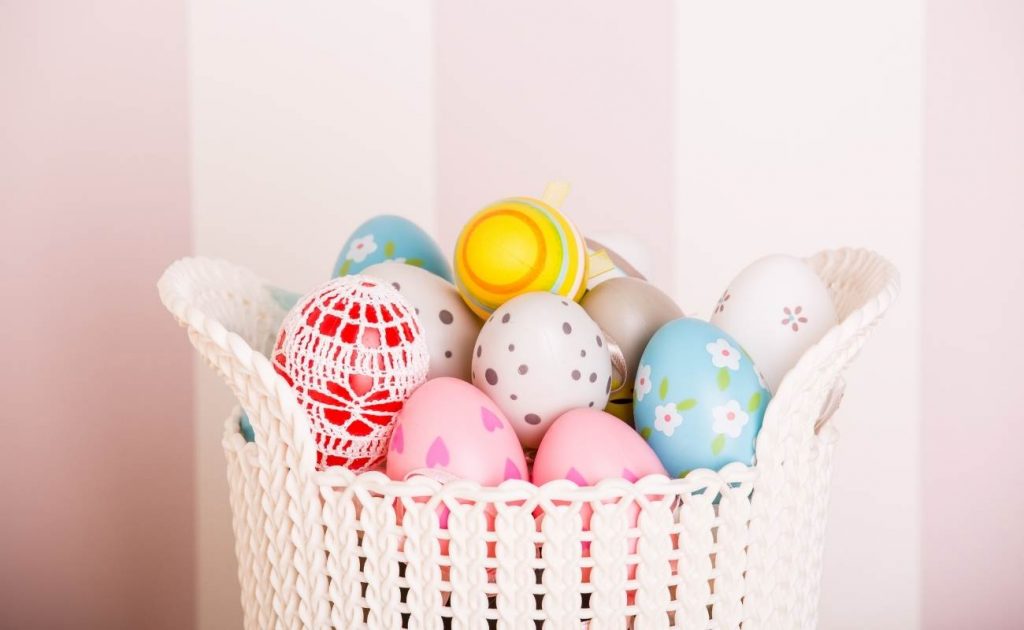 Huevos de colores para Pascua.