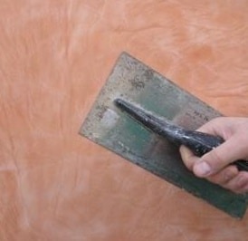 Cómo decorar las paredes con yeso veneciano
